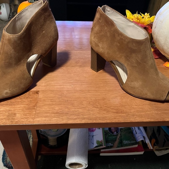 Leather upper Alfani peep toe booties - Picture 2 of 11